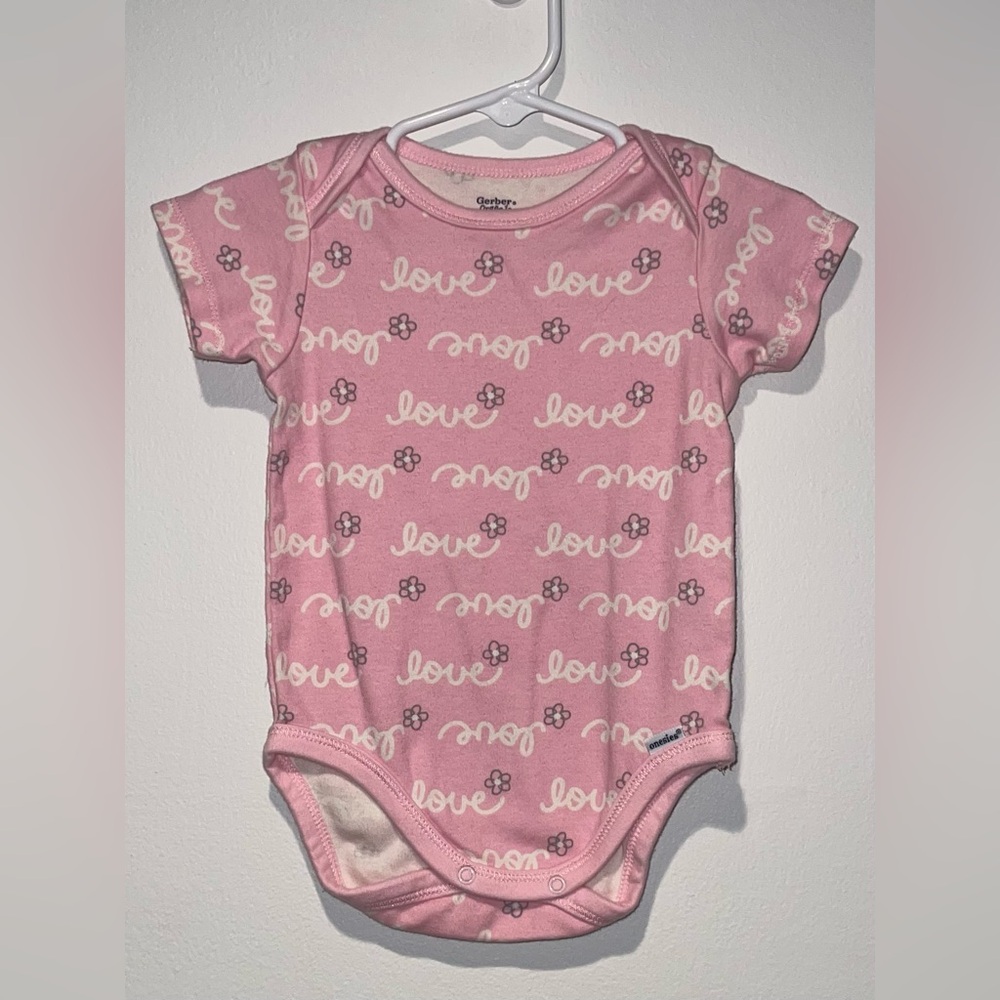 Gerber Pink Floral Love Short Sleeve Bodysuit Size 6-9 Months